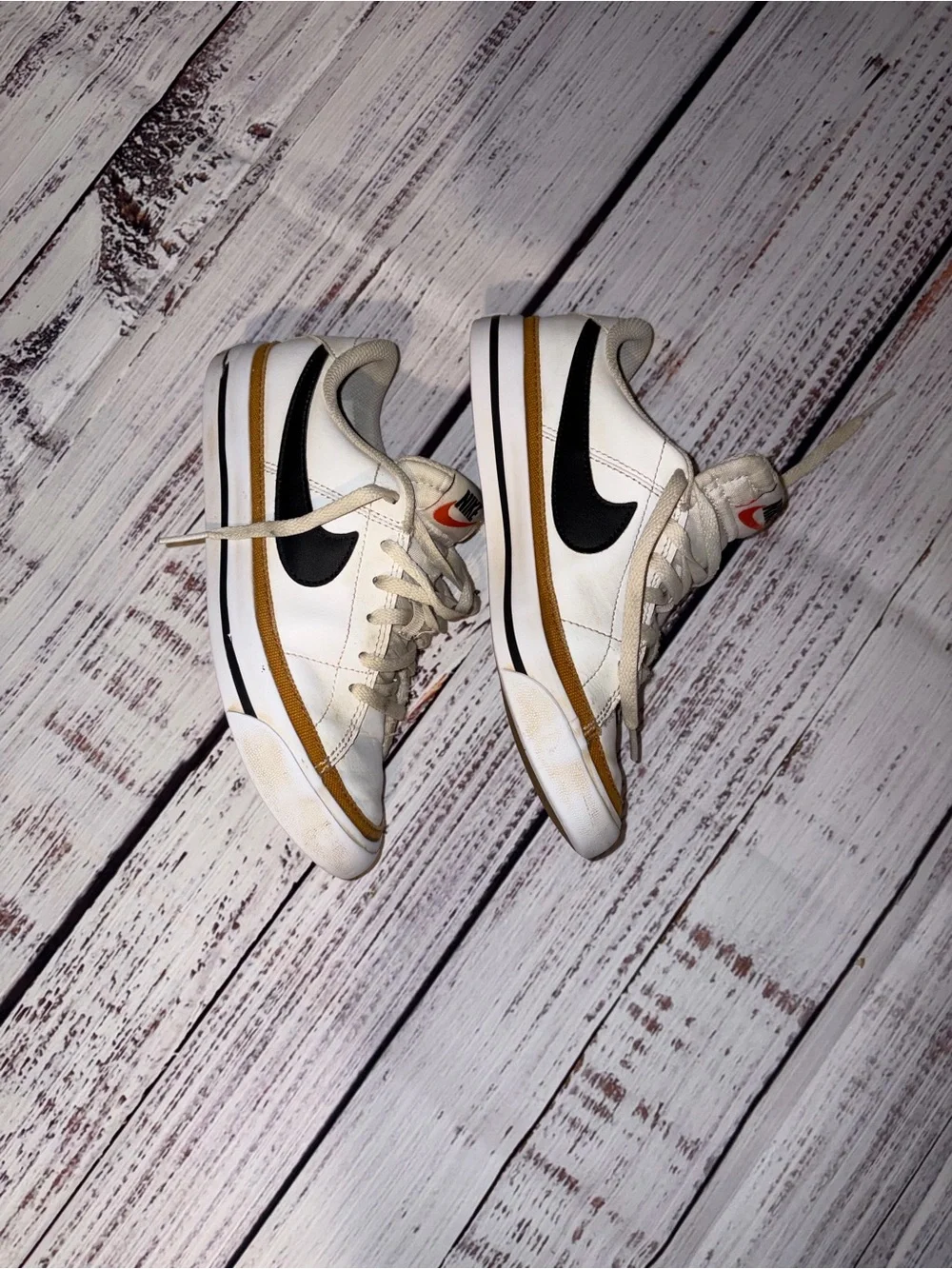 Nike low top